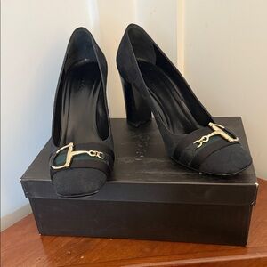 Vintage 2000’s Gucci Black GG Canvas Heels with Gold Horsebit Accent, Size 8.5B